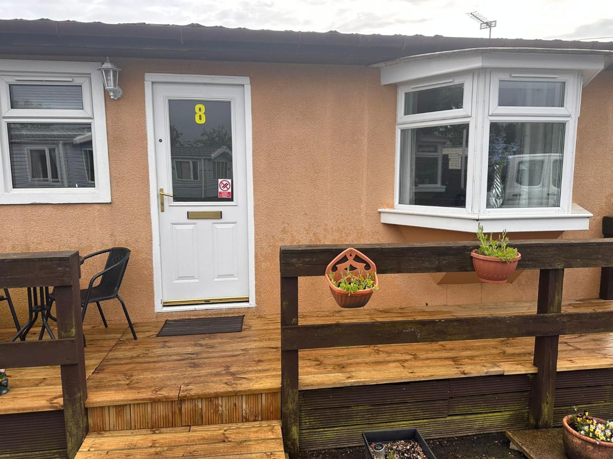 Semi-Detached Chalet - Uddingston, Glasgow מראה חיצוני תמונה